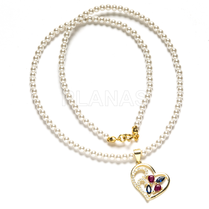 Colar em prata de lei e banhado a ouro com zircônias cúbicas de 3mm de alta qualidade e pérolas. formato de coração.