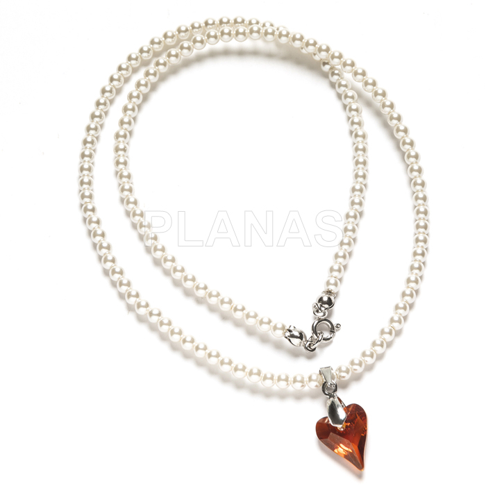 Colar em prata de lei com banho de ródio e pérolas de alta qualidade de 3 mm. formato de coração.