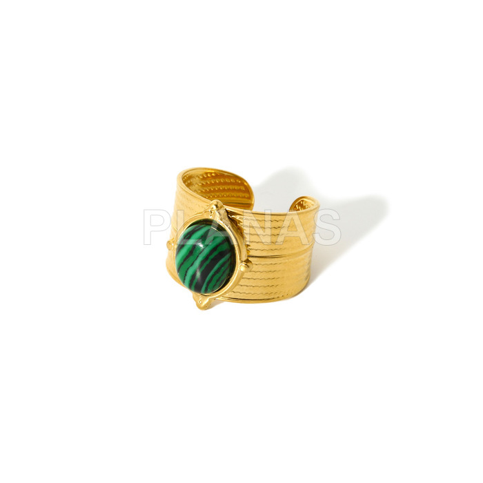Anel em aço inoxidável 304 com banho de ouro e cravejado com malaquita.
