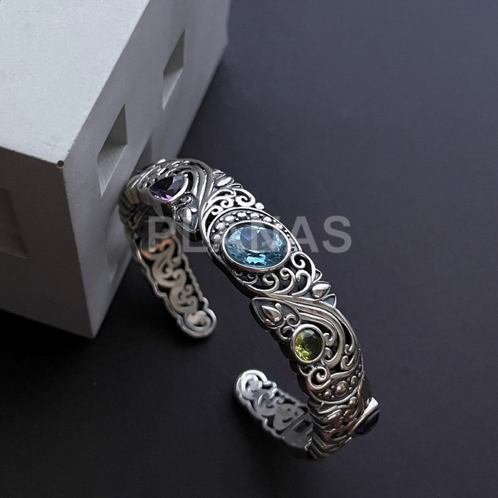 Pulsera rígida en Latón y Circonitas.  