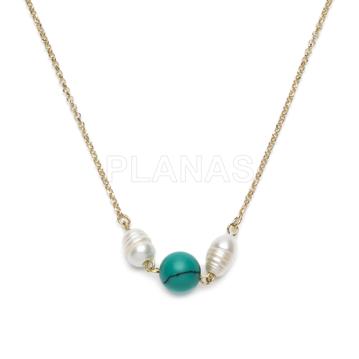 Colar em prata de lei e banhado a ouro com pérola cultivada e turquesa.