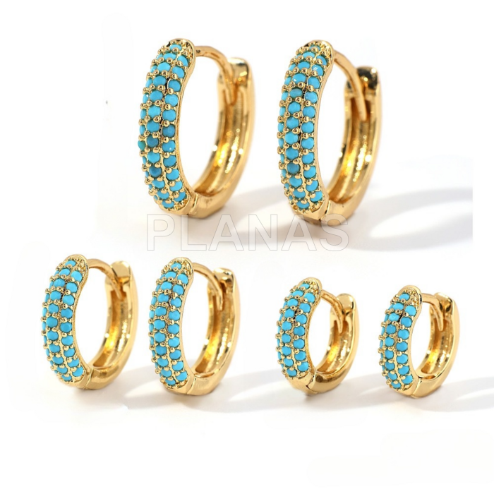 Conjunto de 3 pares de brincos de argola em latão banhado a ouro com zircônias cúbicas turquesa.  