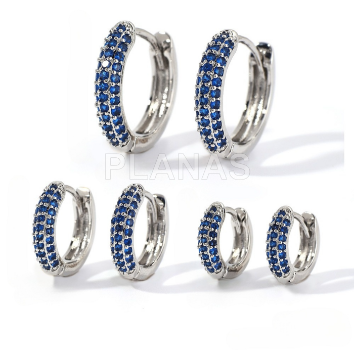 Conjunto de 3 pares de brincos de argola em latão com zircônia cúbica na cor azul marinho.  