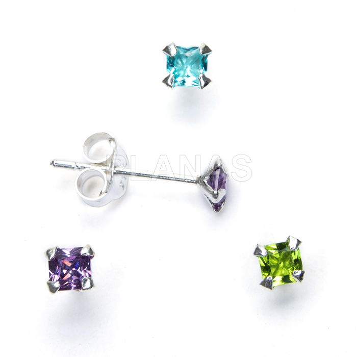 Brincos em prata de lei com zircônia cúbica de 3mm.