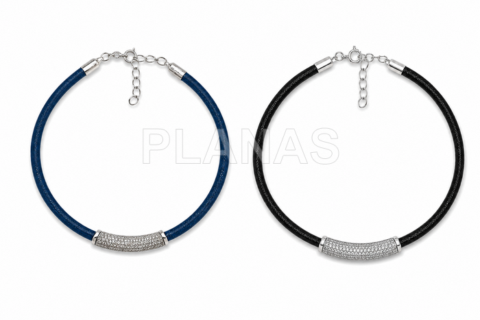 Pulseira de couro em prata de lei e zircônia cúbica.