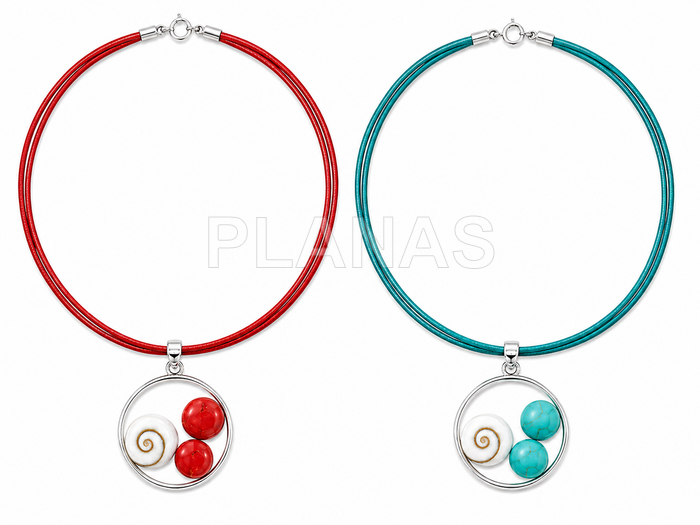 Collar en plata de ley. 