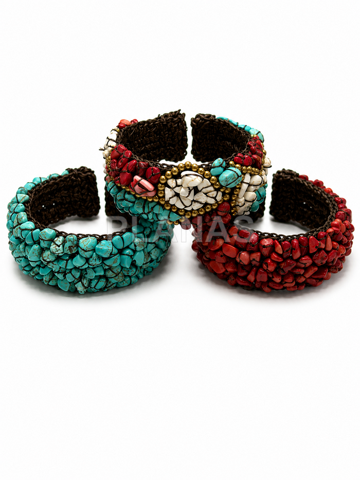 Pulseira de crochê feita à mão.