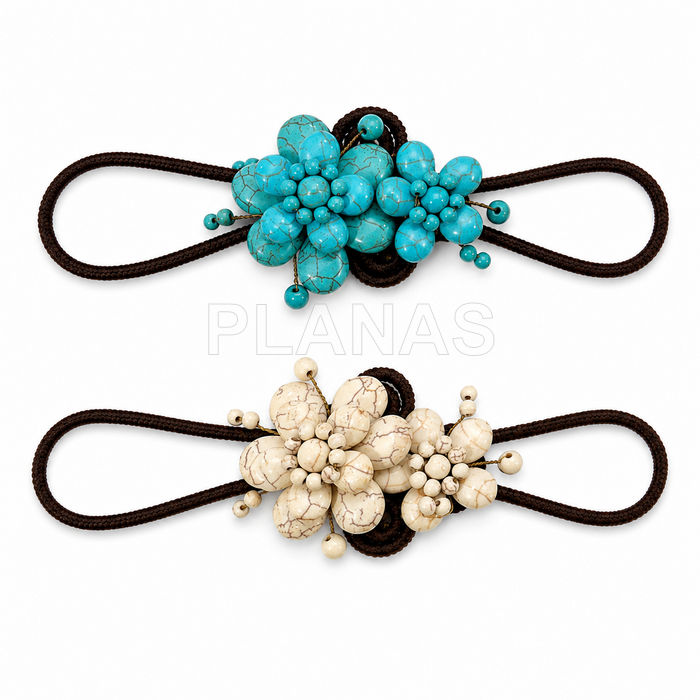 Pulsera rigida de ganchillo hecha a mano.