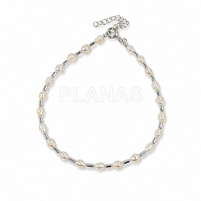 Pulseira em prata de lei e pérolas cultivadas.