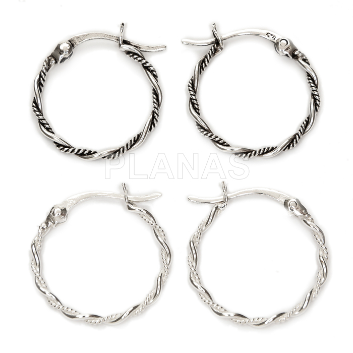 Aros trenzado en plata de ley.  
