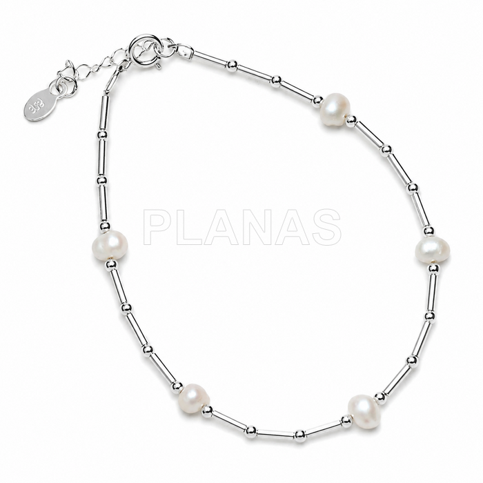 Pulseira em prata de lei e pérolas cultivadas.