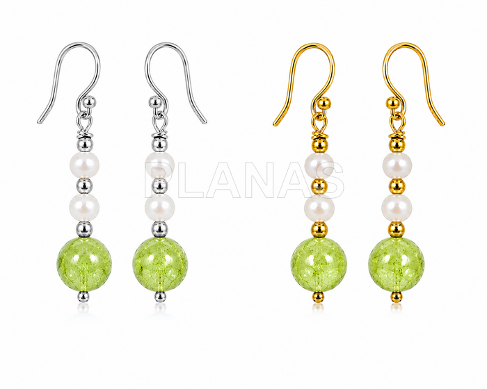 Brincos em prata de lei com peridoto e pérola cultivada.  