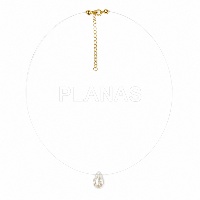 Colar invisível com acabamento em prata de lei e banho de ouro, com pingente em forma de lágrima de madrepérola.