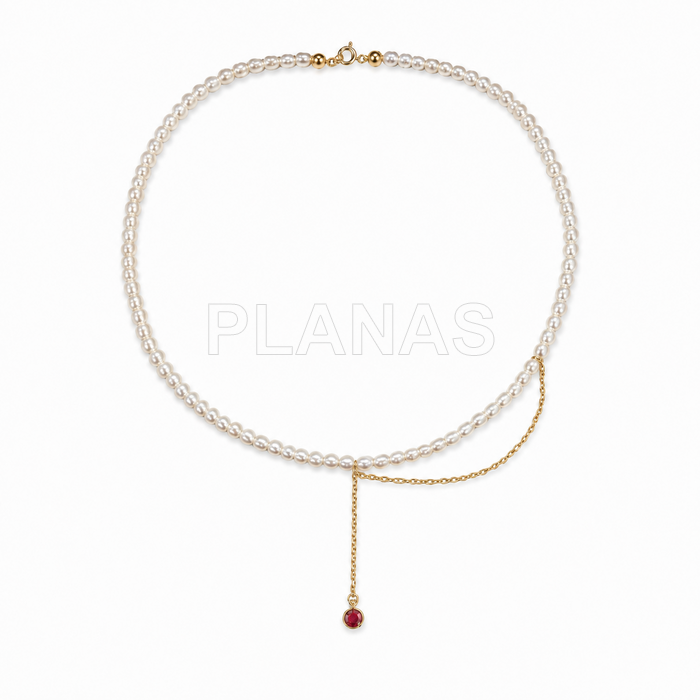 Collar en Plata de ley y y Baño Oro con Perlas de 3x4mm y Circonita roja.