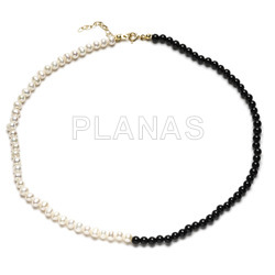 Necklace in sterling silver and gold plated with cultured pearls and onyx.